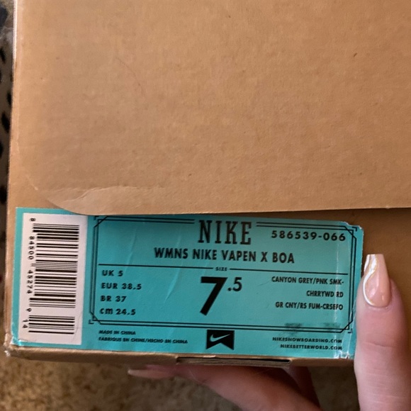 NIKE VAPEN BOA WOMANS SNOWBOARD BOOTS - Picture 3 of 3